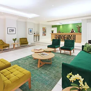 Otel Hollow On The Square